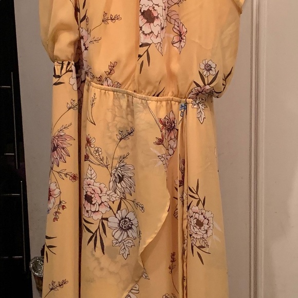 Cold shoulder hi-low hem dress - Picture 1 of 3